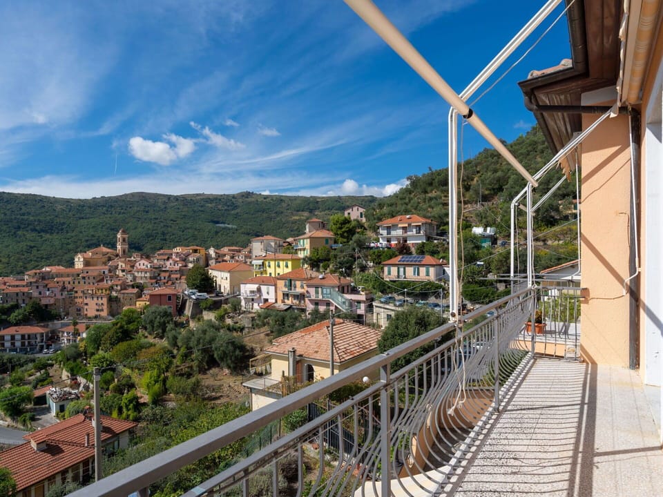 Sky, Property, Town, Residential Area, Real Estate, Building, Urban Area, Human Settlement, Architecture, Neighbourhood