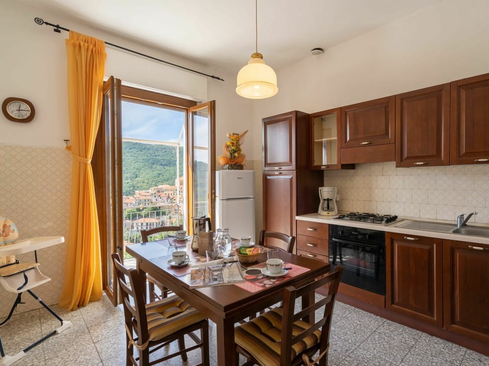 Room, Property, Furniture, Kitchen, Building, Real Estate, Interior Design, Countertop, Cabinetry, House