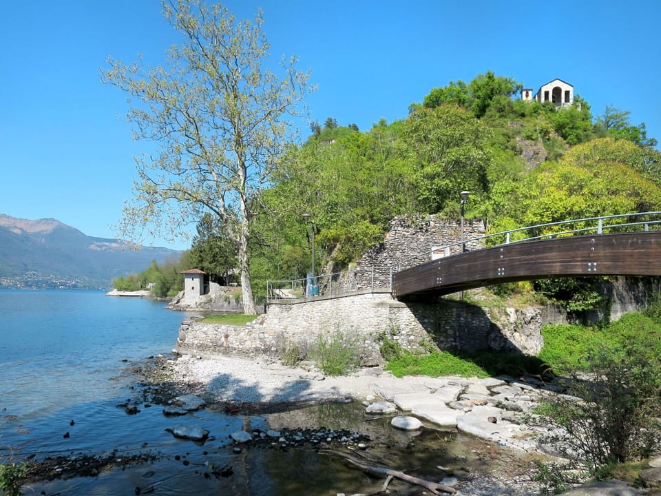 Furniture, Comfort, Wood, Bed, Lighting, Shade, Window, Floor, Flooring