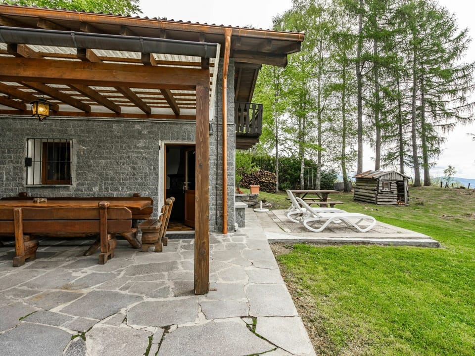 Plant, Property, Building, Sky, Shade, Wood, Tree, Land Lot, House, Cottage