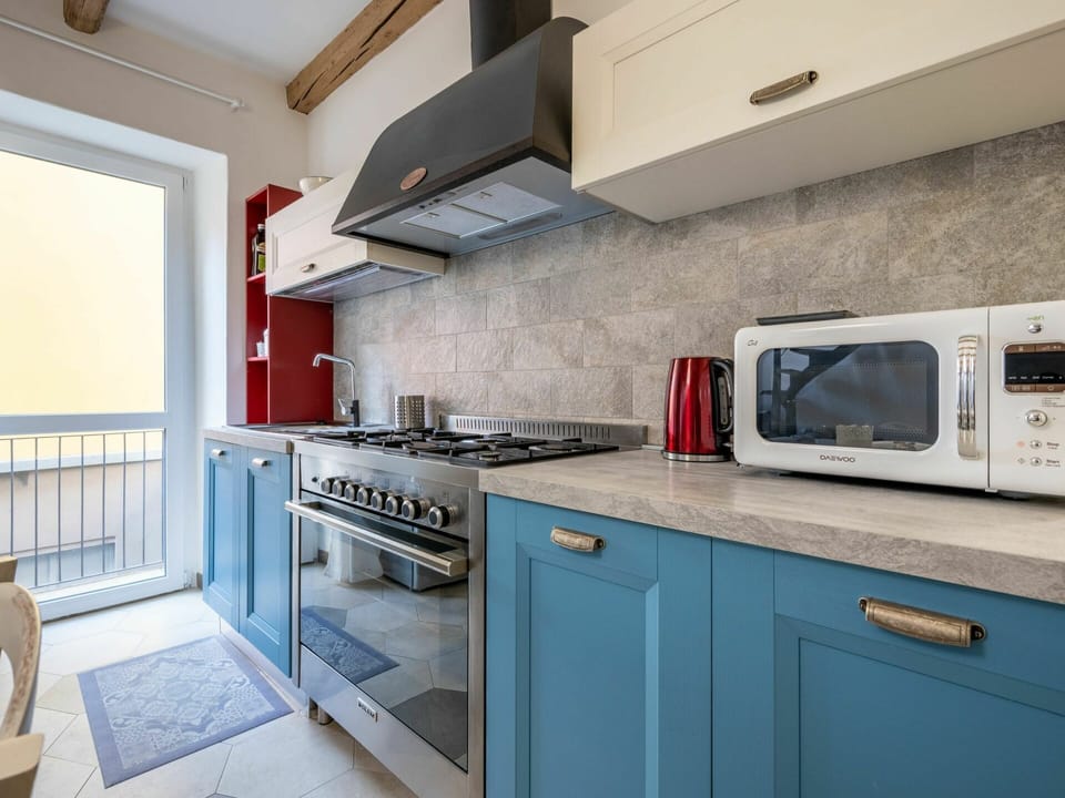 Sky, Cloud, Food, Plant, Tableware, Table, Window, Mountain, Fruit, Wood