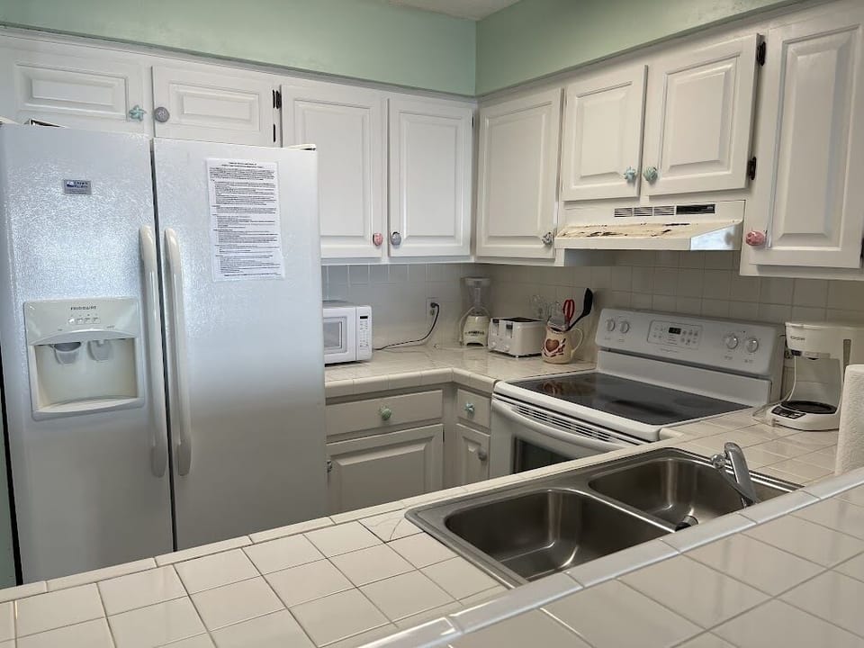 Fully equipped kitchen