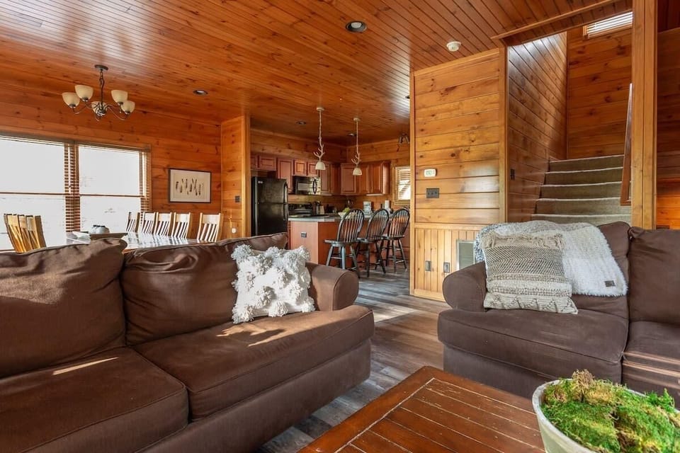 Living Room With Queen Sleeper Sofa!