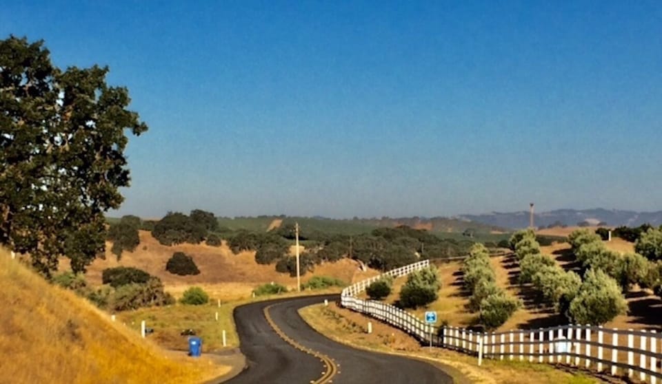 Secinic back road into downtown. 15 minute drive
