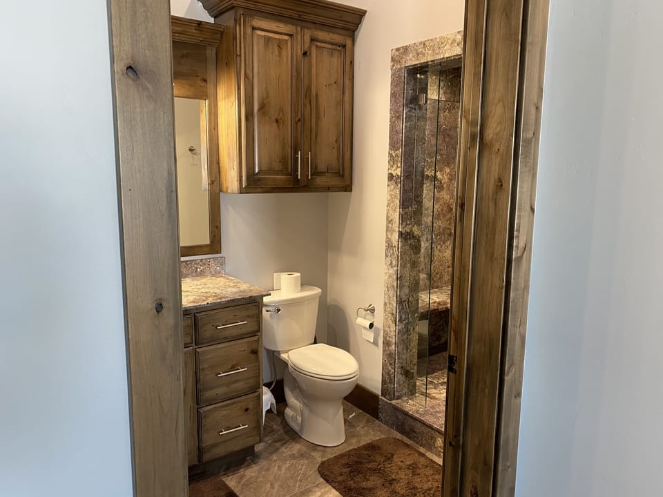 Main Bathroom with Steam Shower1