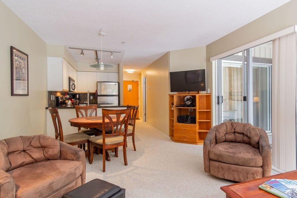 Property #207: Open floor plan