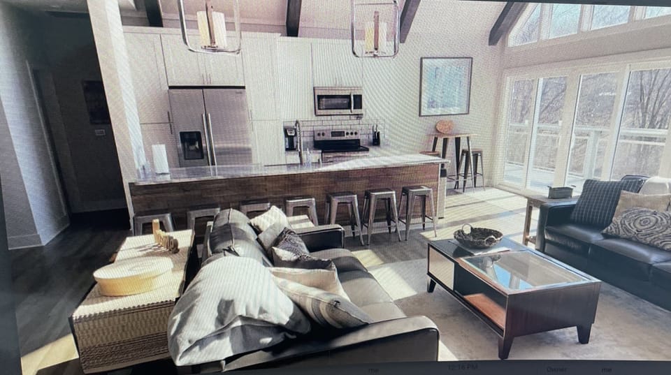 Living Room / Kitchen