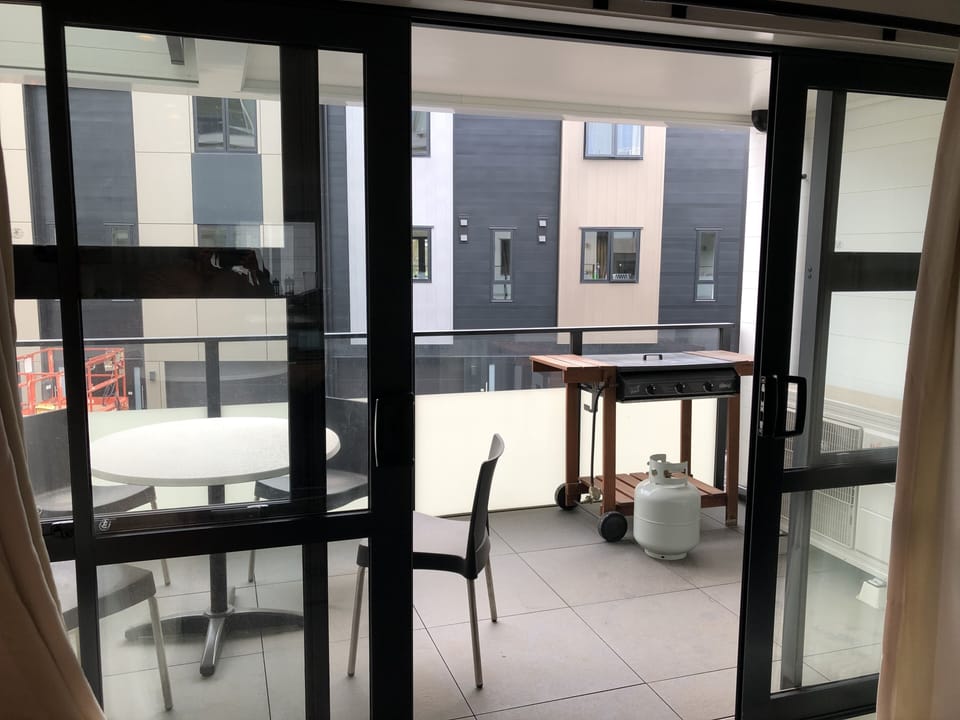 1st floor Terrace with Barbq and table and chairs