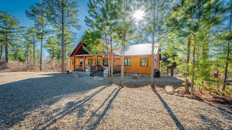 Large Driveway and nice fire pit area with horseshoes and ladder golf