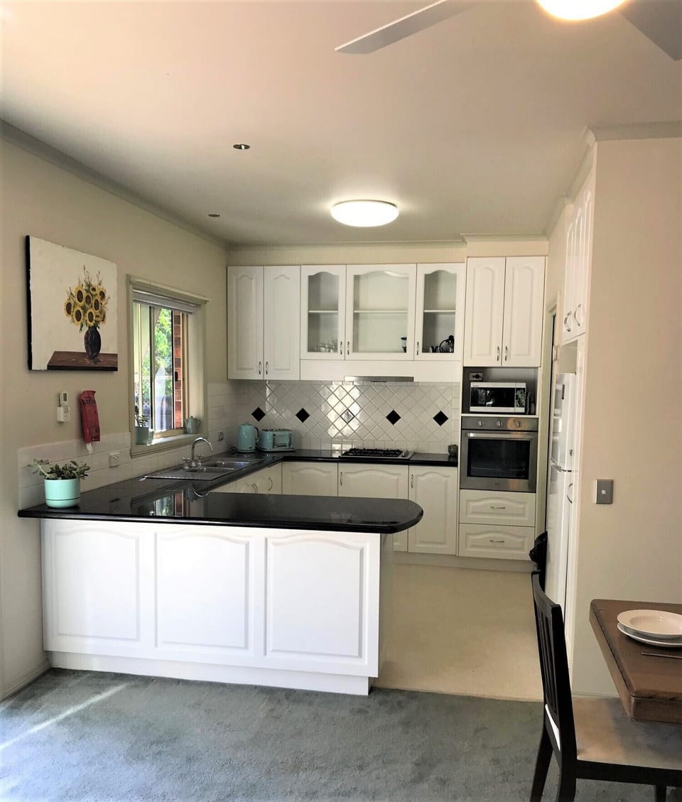 Modern Kitchen with gas hob and gas oven