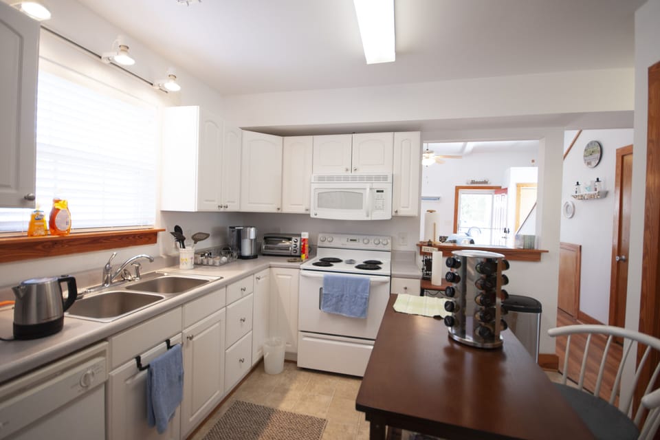 Fully equipped kitchen