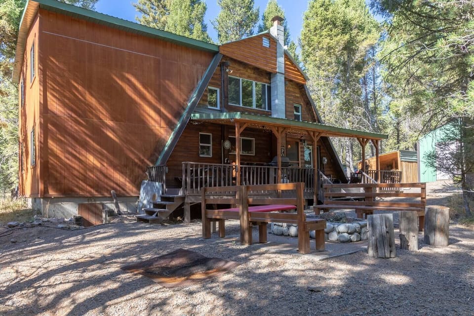 A great view of how large this cabin really is!