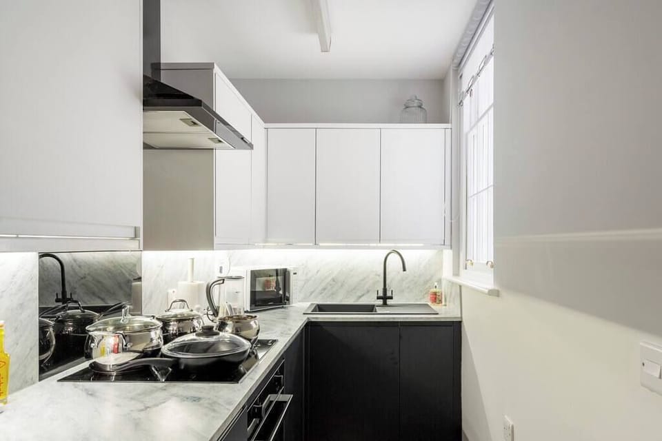 Fully Equipt kitchen 
