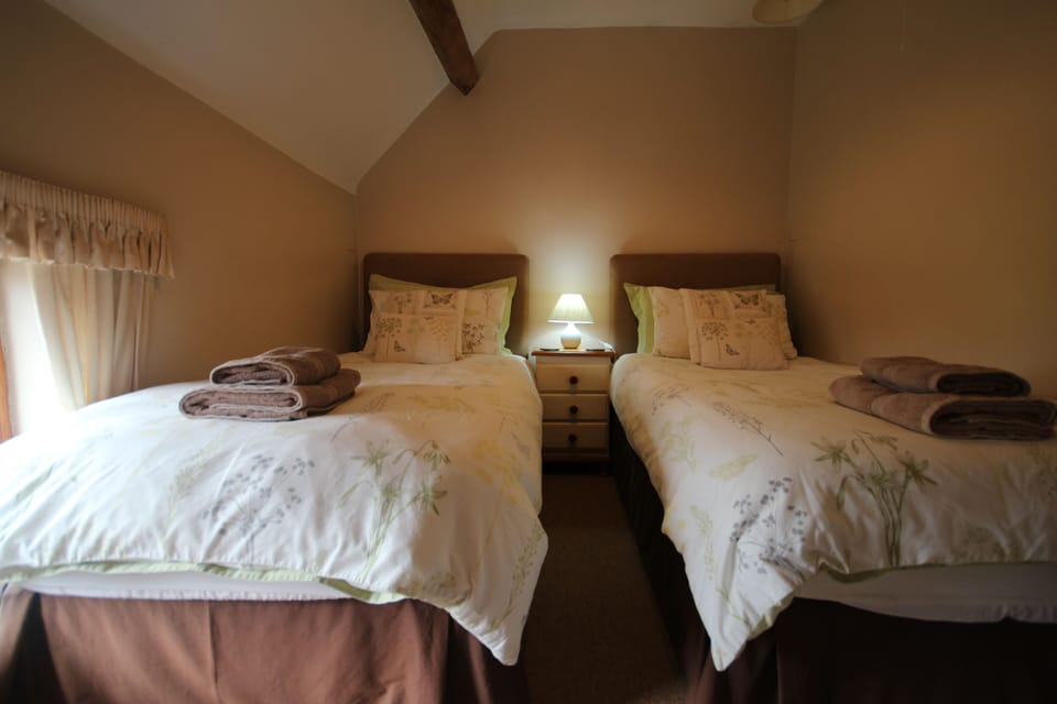 Twin bedroom