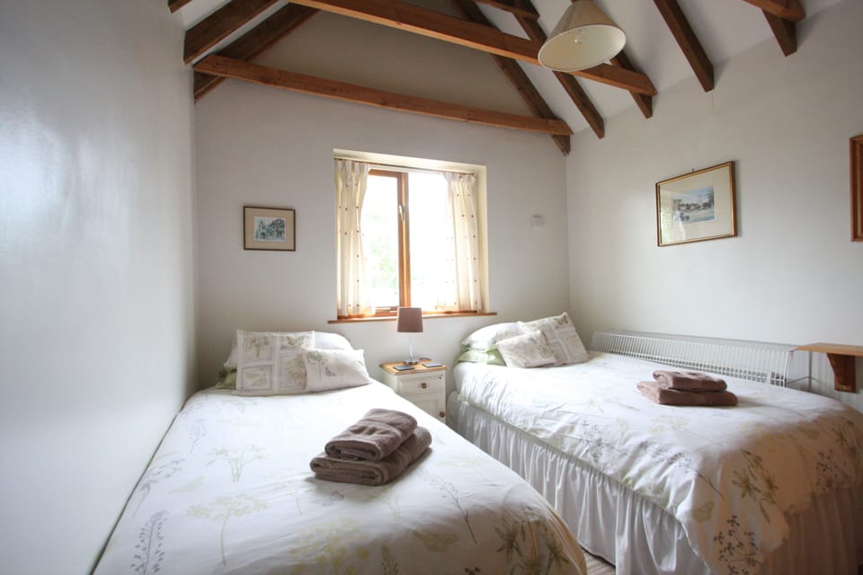 Twin bedroom