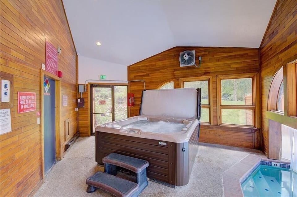 Community Room Hot Tub