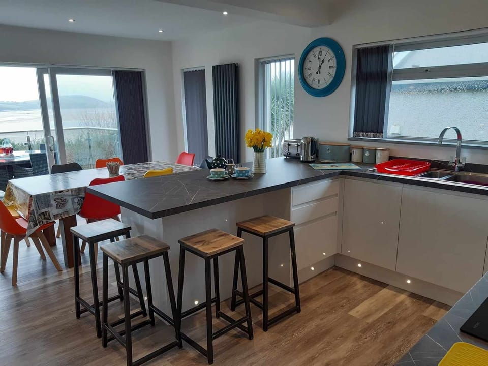  open plan kitchen diner