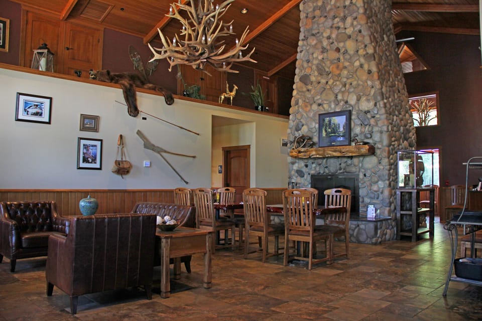 Harriman Restaurant and Bar are open Wednesday - Sunday from 8 am to 8 pm.