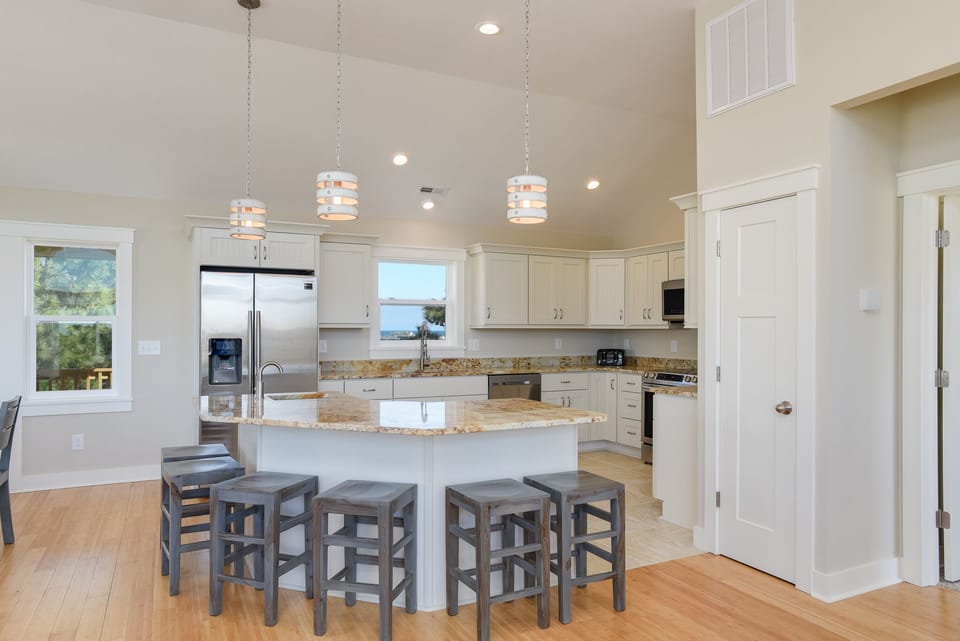 M829: Kiss Me Salty l Top Level Kitchen