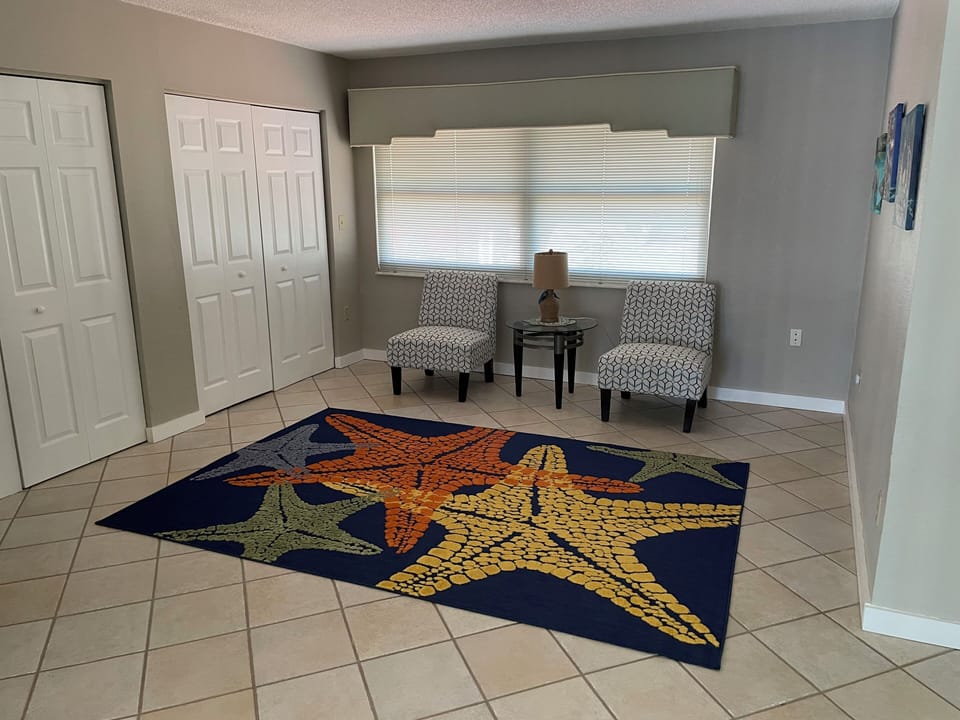 Master Sitting Area