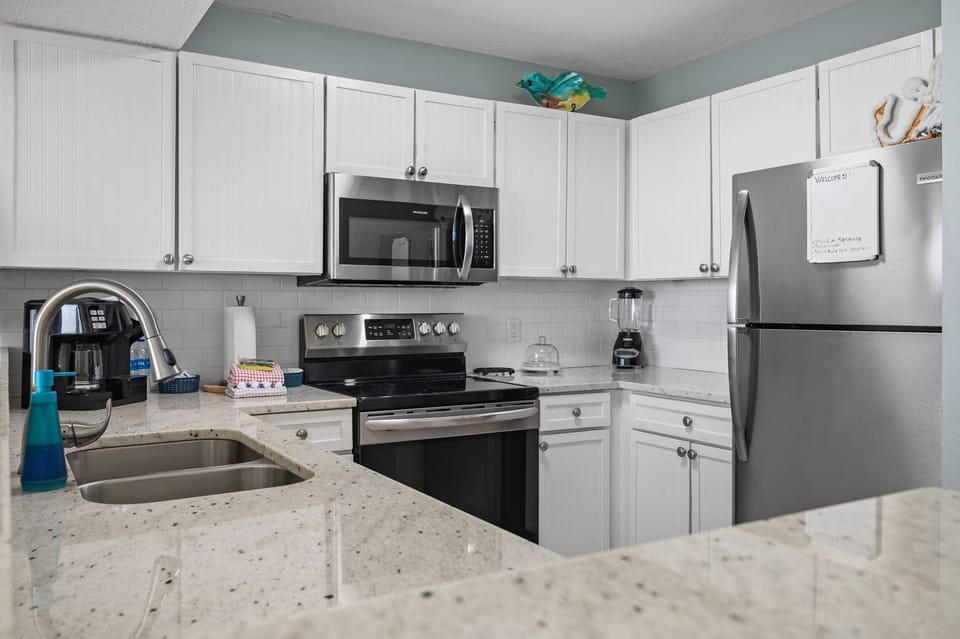 Full kitchen