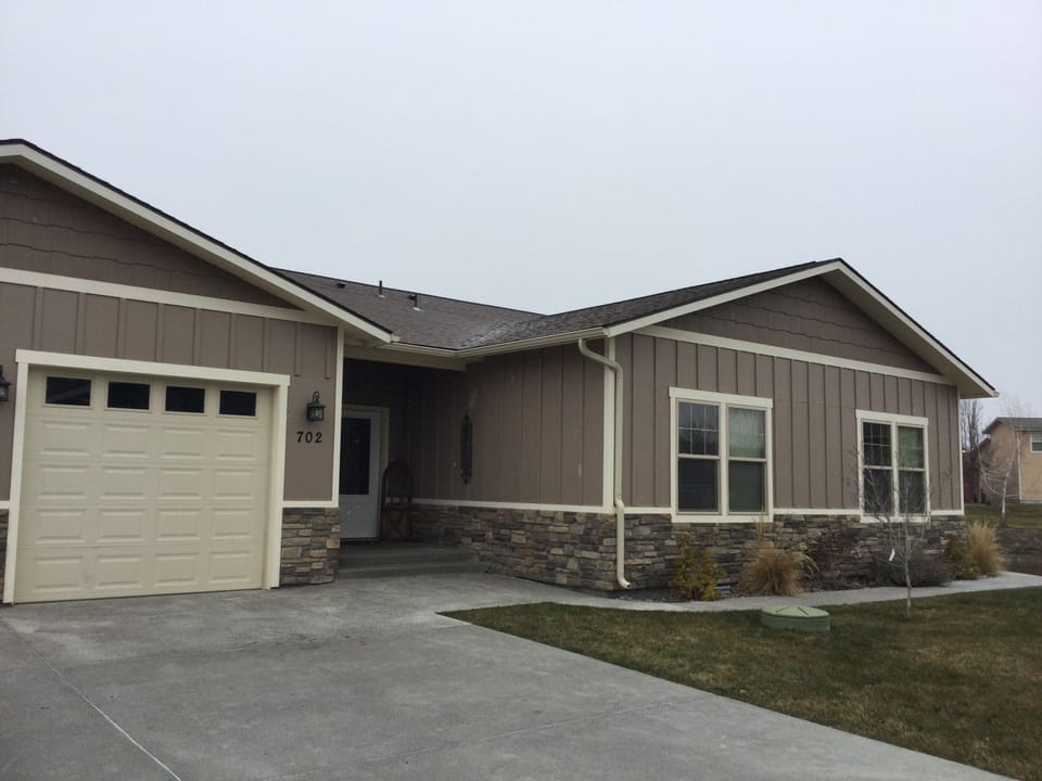 Front view of house 