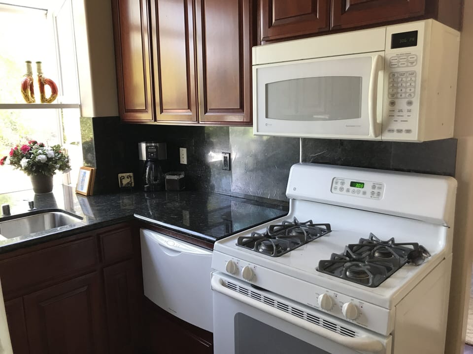 Fully equipped kitchen