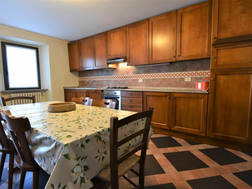 Countertop, Furniture, Room, Property, Cabinetry, Kitchen, Building, Floor, Interior Design, Hardwood