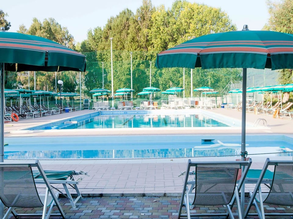 Swimming Pool, Leisure, Turquoise, Leisure Centre, Shade, Building, Resort, Vacation, Architecture, Patio