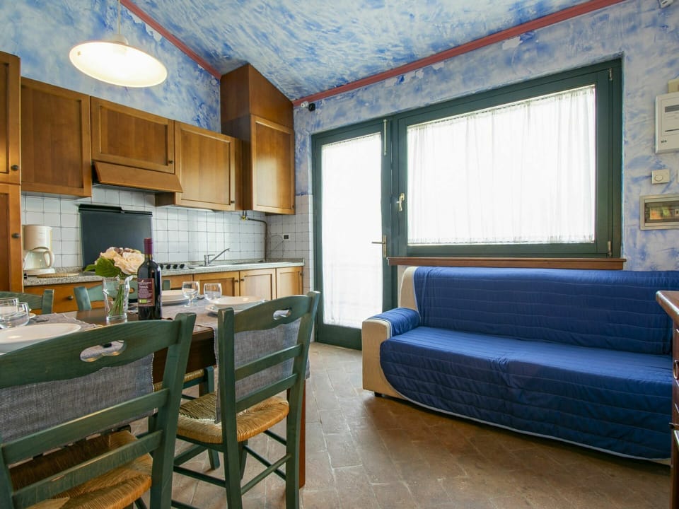 Property, Cabinetry, Furniture, Countertop, Building, Window, Azure, Wood, Table, Interior Design