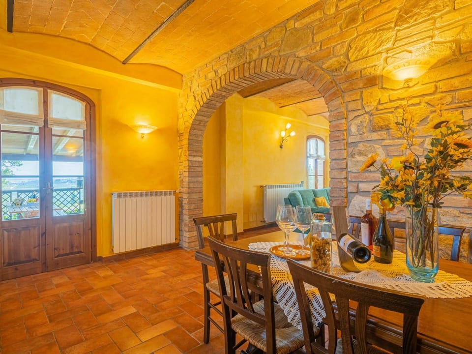 Yellow, Property, Room, Building, Ceiling, Interior Design, Real Estate, Architecture, Furniture, Dining Room