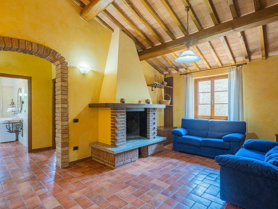Property, Room, Building, Interior Design, House, Yellow, Furniture, Real Estate, Ceiling, Living Room
