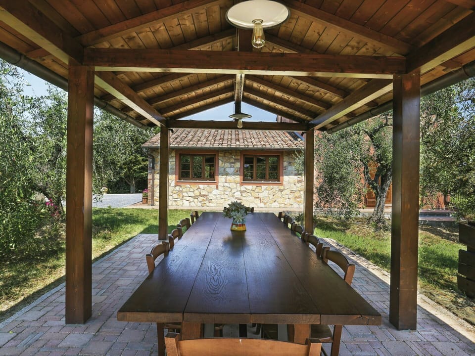 Property, Plant, Table, Wood, Shade, Lighting, Building, Interior Design, Tree, Desk