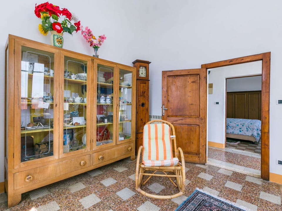 Flower, Furniture, Cabinetry, Plant, Building, Wood, Shelf, Interior Design, Architecture, Shelving