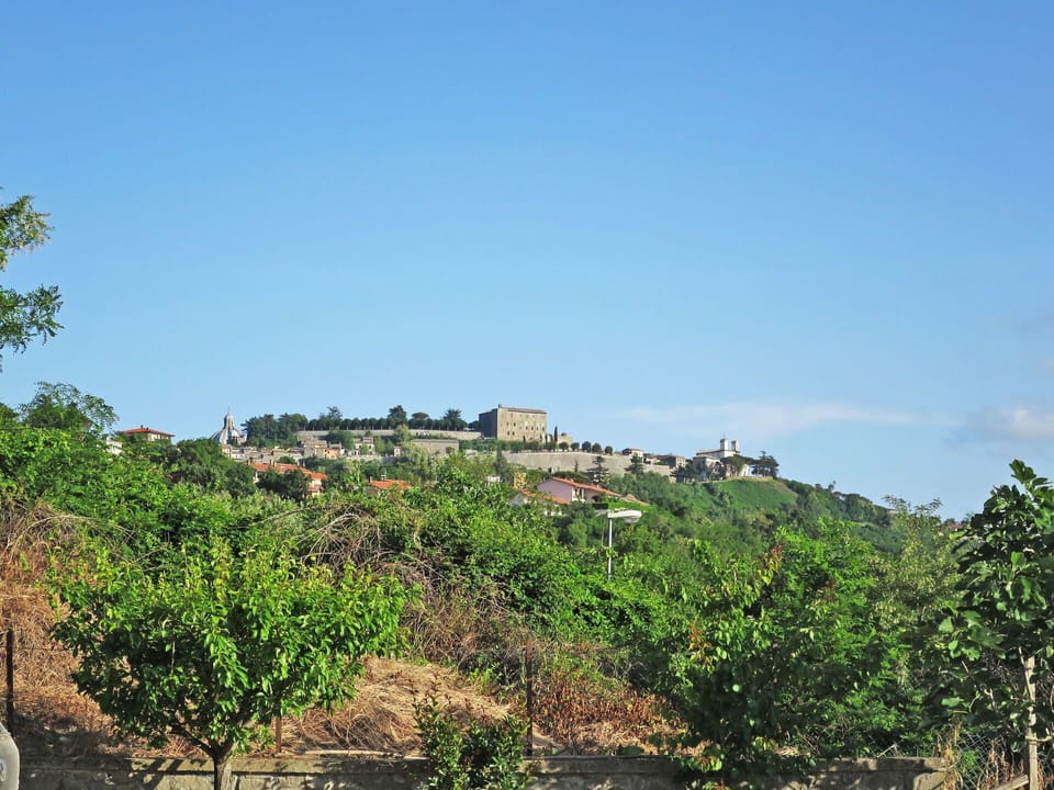 Vegetation, Sky, Natural Landscape, Tree, Wilderness, Plant Community, Botany, Shrubland, Hill Station, Hill