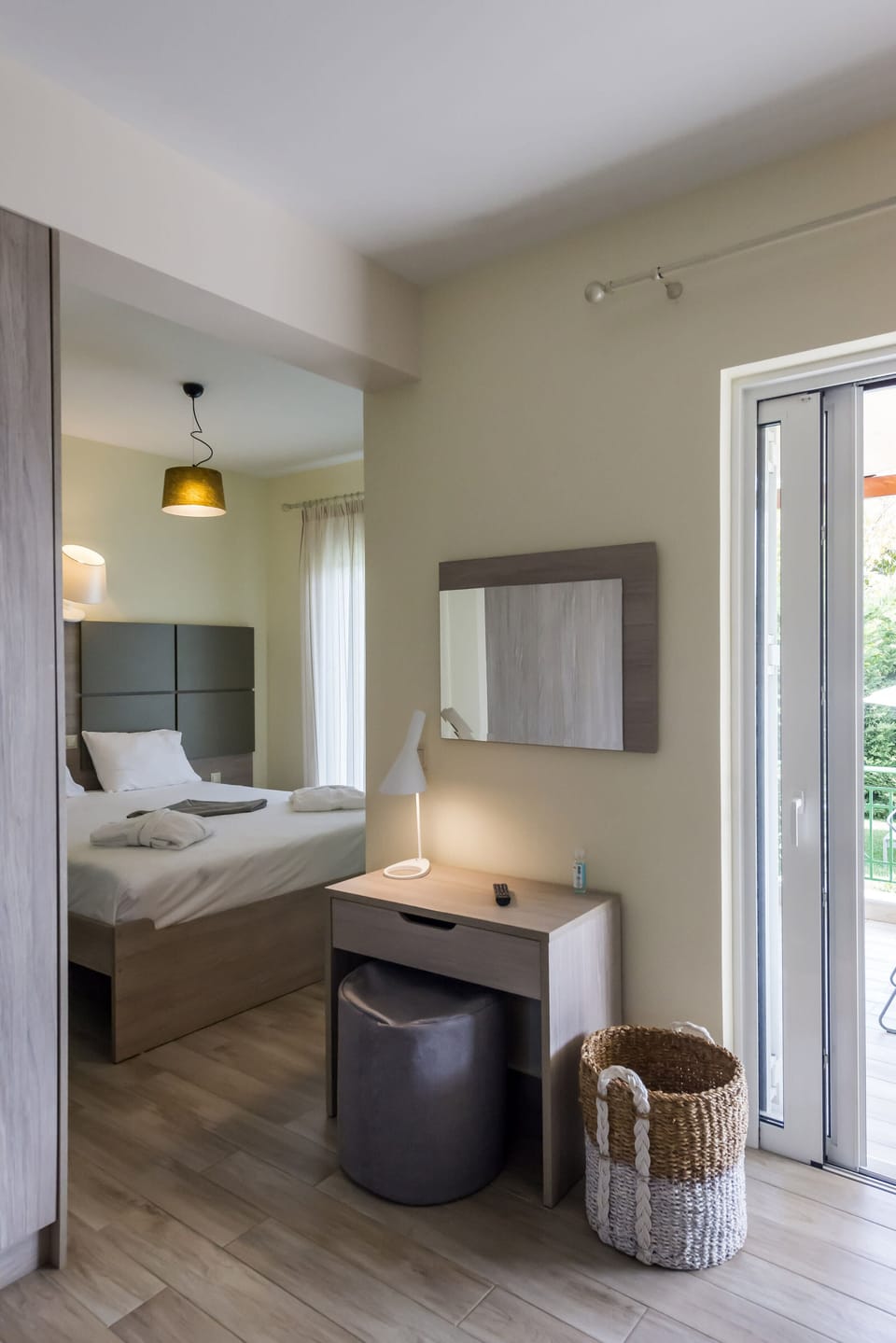 Simple Decorative Details
Subtle, elegant touches that add a homey feel.