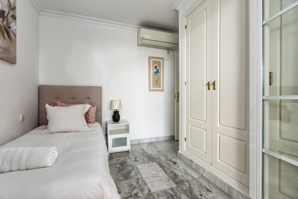 bedroom 3 with private terrace and with AC