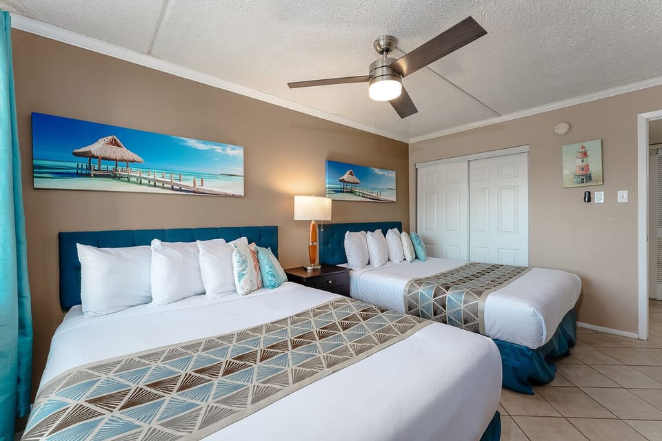 Soak up the coastal charm in our single bedroom. Let our happy place be yours! Book today!