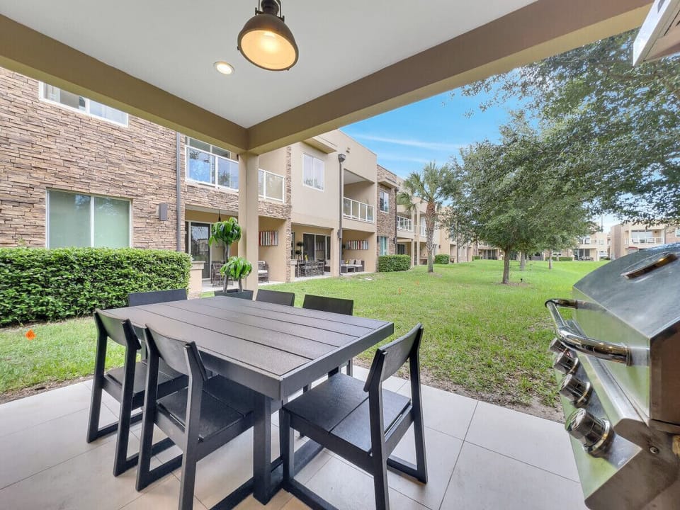 Grill and Outdoor Dining