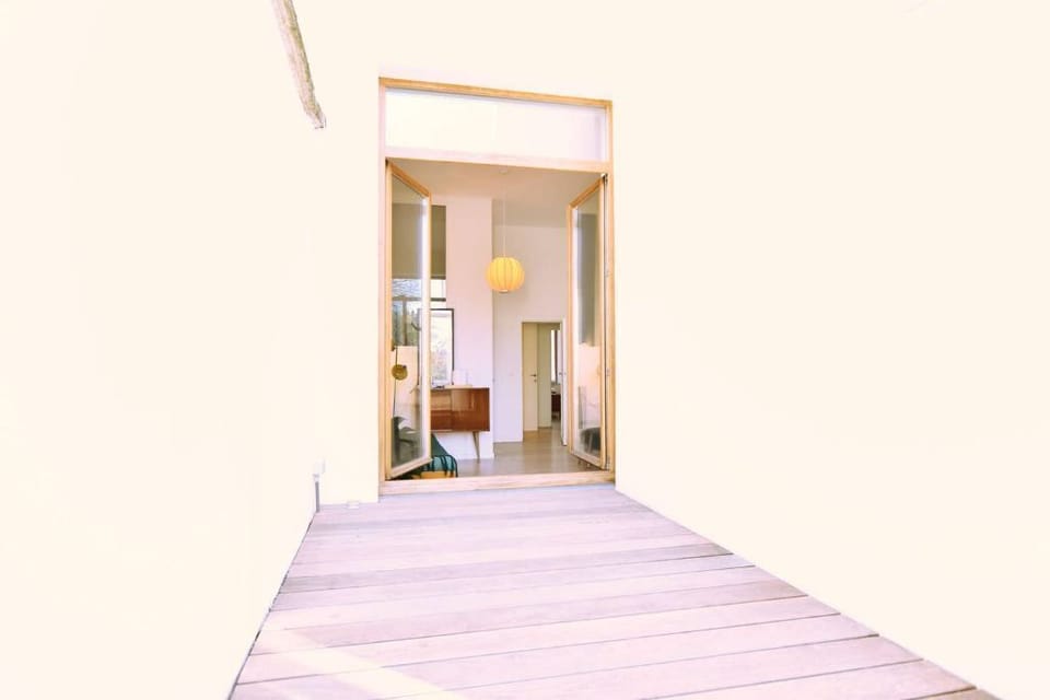 The sunset terrace: view on the living room of the first floor
