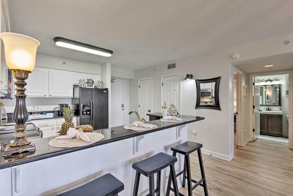 Kitchen | Breakfast Bar