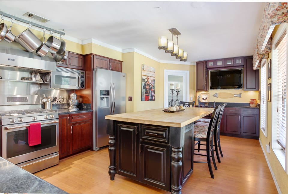 "Kitchen was phenomenal, we had many meals gathered around the island." Virgina