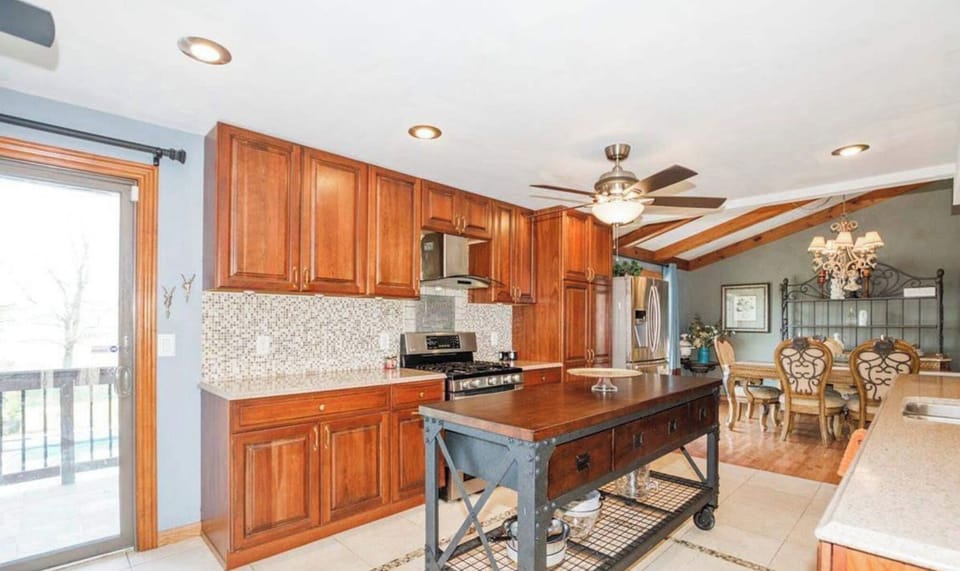 fully updated kitchen