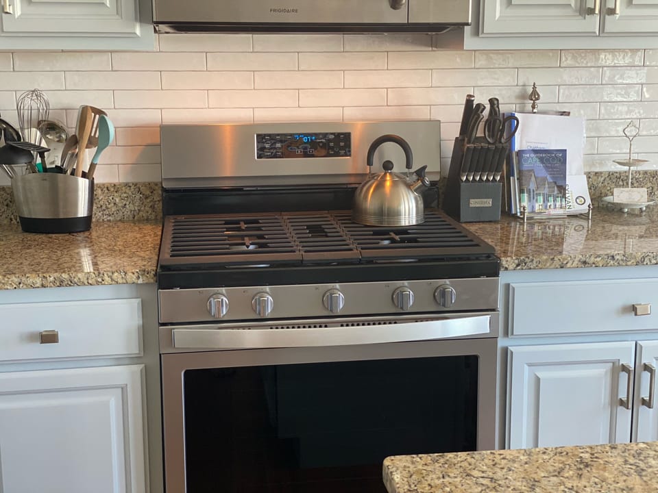 Who likes cooking with gas?? Brand new upgraded stove