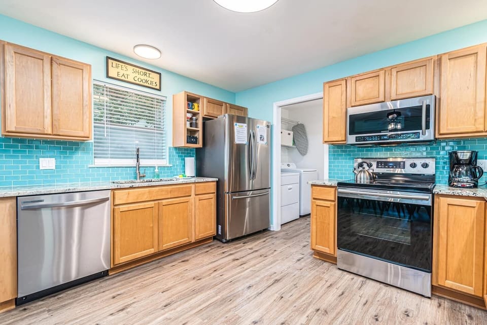 Kitchen has everything you need to prepare awesome meals