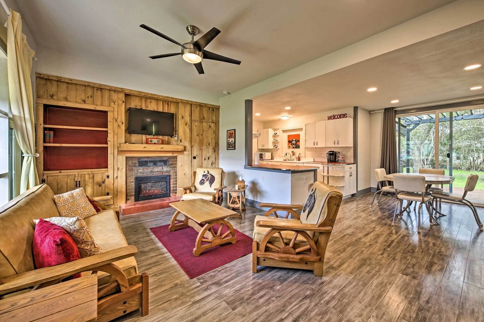 Living Room | Free WiFi