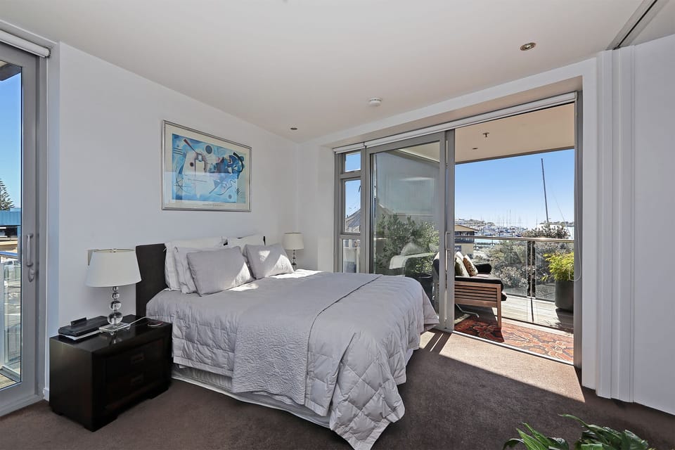 Master with sea views