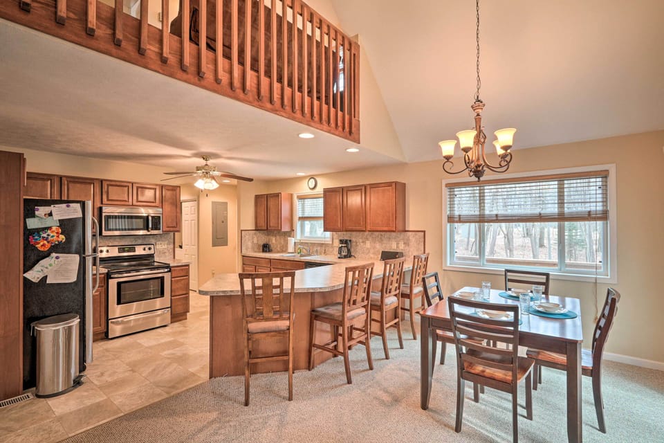 Interior | Open Floor Plan | Free WiFi