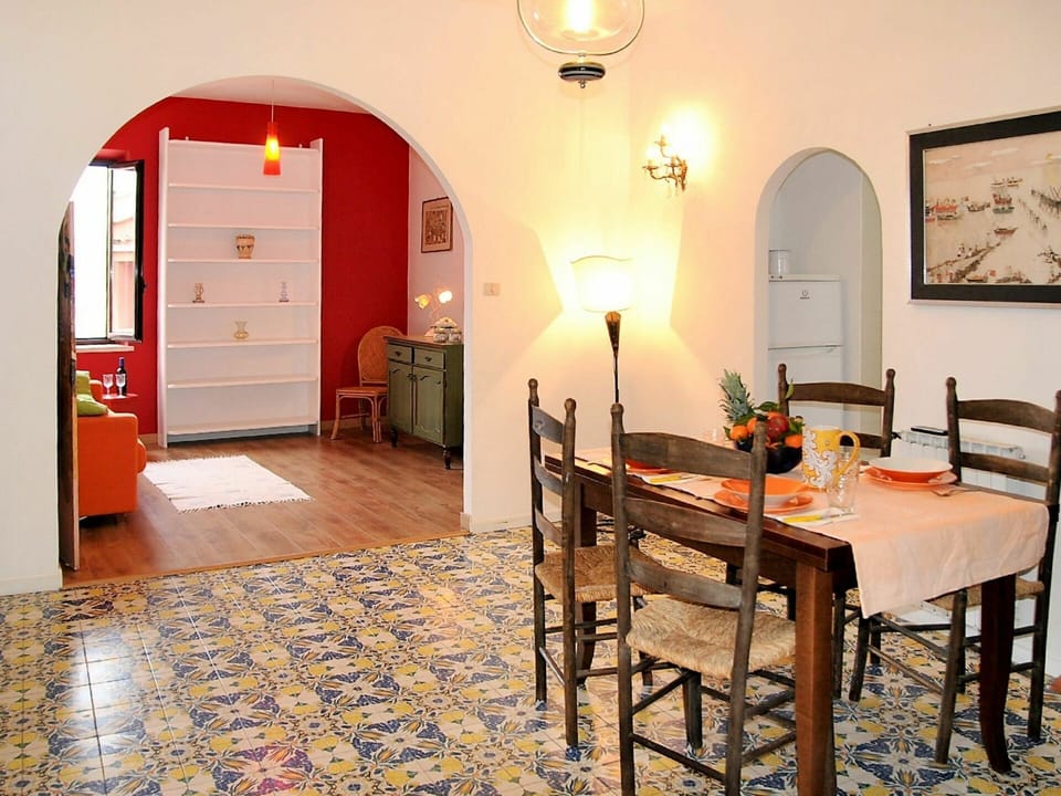 Room, Property, Building, Dining Room, Furniture, Interior Design, House, Floor, Real Estate, Table