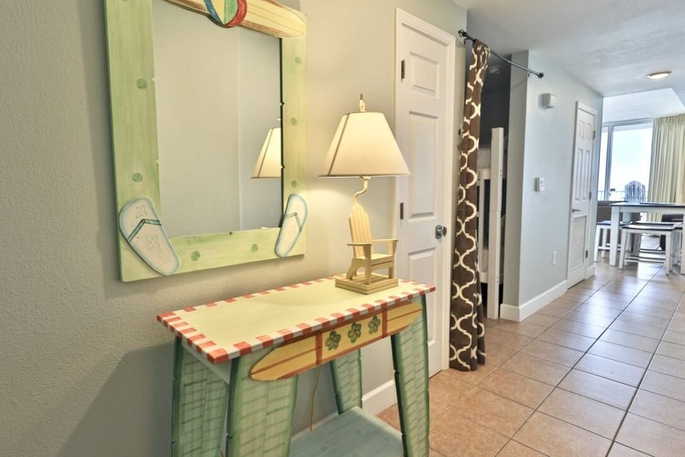 Cute Entryway Table Place to Lay Your Keys Stop and Check Yourself In The Mirror